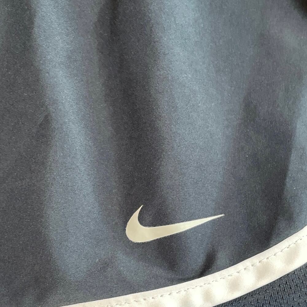 Nike Dri-Fit Shorts Women’s Medium Black/White Athletic Lined Activewear Running - Picture 3 of 4